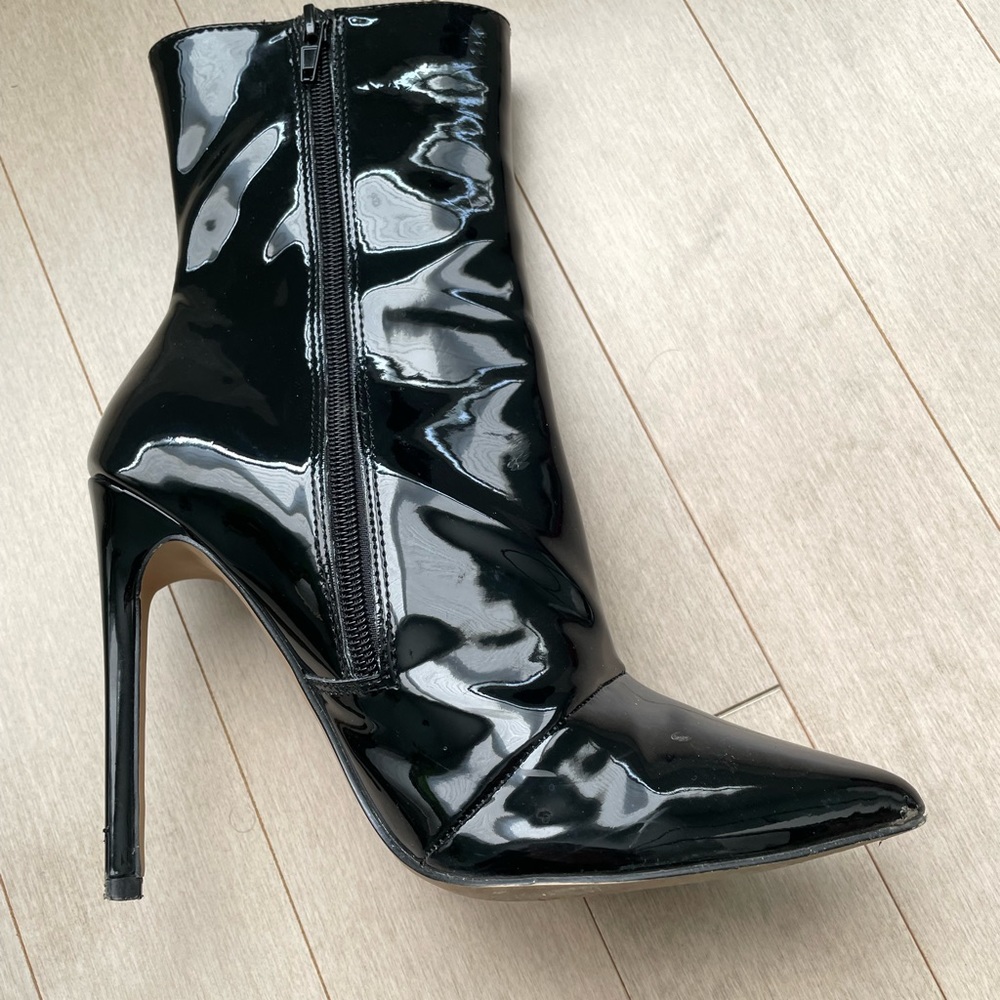 Steve madden Wagner Patent Leather Boots